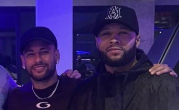 太阳报：英国拳手来到巴西，乘坐了内马尔一千万镑的直升机